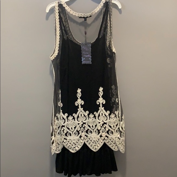 Black sleeveless dress with white stitching - Picture 5 of 7